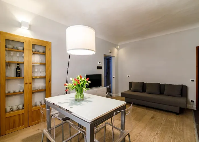 Guesthost - Vicolo In Santa Caterina سيينا